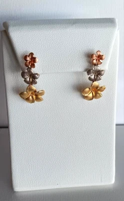 NOVO 14K AMARELO BRANCO ROSA TRÊS CORES OURO Brincos Havaianos Plumeria Flor - Imagem 1 de 4