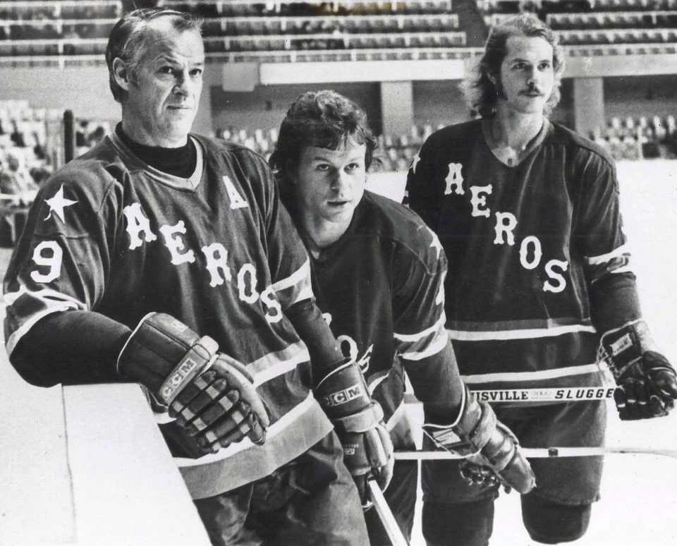 Houston Aeros Gordie Howe Mark Howe & Marty Howe 8x10 Photo NHL Hockey Print #19 - Image 1 of 1