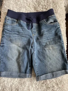 Arizona girls sz. 16 R Longer Style)denim jean shorts. Classic Pair, Comfortable - Picture 1 of 8