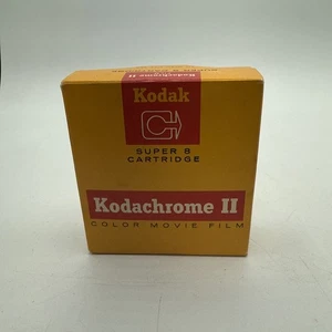 Cartuccia vintage Kodachrome II film Super 8 50 piedi KA464 1/1971 - Foto 1 di 3