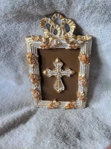 Beautifully Detailed And Elegant Framed Cross Wall Art Resin Excellent Cond. - Picture 1 of 3