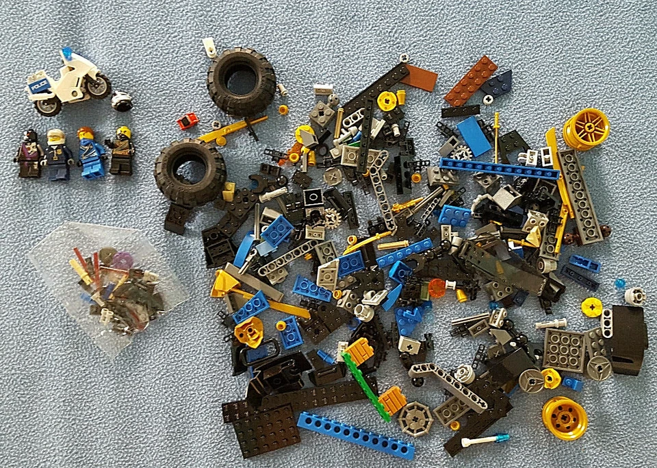 Bulk Loose Lego  Mindstorms Bricks pieces parts some Minifigs police motorcycle - Image 1 of 4