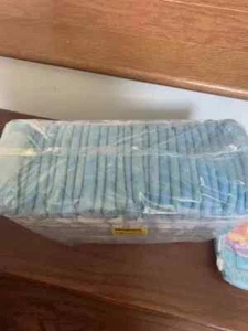 Huggies kleine Schwimmer, SM (16-26 Pfund) Pooh und Nemo, 27 Stück, NICHT 20 (neu in Verpackung) - Bild 1 von 3