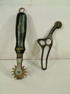 Antike Tortenkrustenzange & Eisen Tortenbodenschneider Gebäckscheibe 1900er ANSEHEN! - Bild 1 von 12