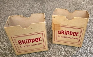 VINTAGE BARBIE SKIPPER PUPPENSCHRANK ZUBEHÖR KOFFER KOFFER SCHUBLADE PAPPE - Bild 1 von 12