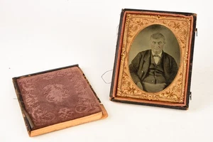 Tintype of Gentleman in Fine Dress 1/4 Plate Wood Composite Union Case V25 - Bild 1 von 6