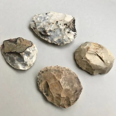 Préhistoire Lot de 4 petits bifaces moustériens - Photo 1/4