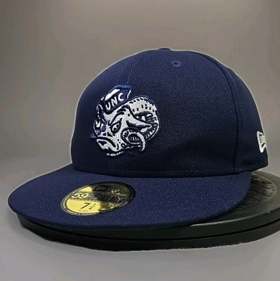 Sombrero ajustado UNC Tar Heels College Vault 59FIFTY - Azul marino - 7 1/4 - New Era - Nuevo Foto 1 de 4