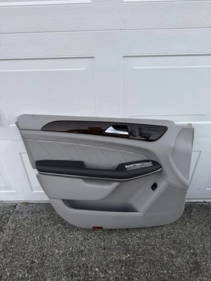  2013-2015 梅赛德斯-奔驰 GL450 前内门板乘客左 LH 原始设备制造商  — 第 1/4 张图片