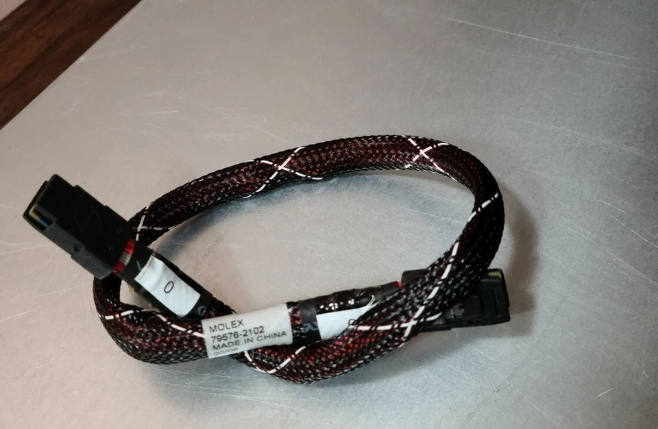 Molex 795762102 Mini SAS cable Internal iPass Mini SAS Double-Ended Plug   - Image 1 of 1