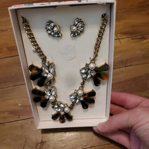 1Fst Fashion Gold Tone Statement Faux Pearl Rhinestone Necklace Earrings Set - Picture 1 of 5