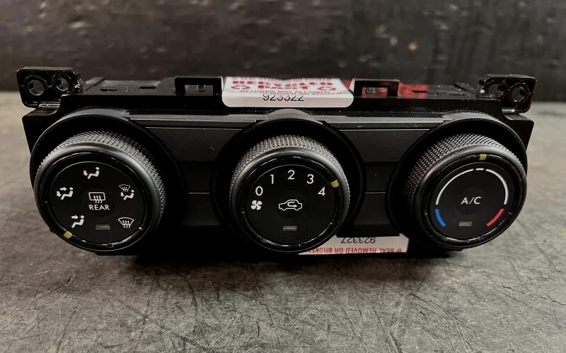 Subaru Impreza 2012-2014 calentador de aire acondicionado control manual de temperatura 2,0 L OEM Foto 1 de 1