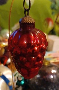 Antike mittelgroße/große rote Traube Cluster Kugel Weihnachtsschmuck Merkur Glas  - Bild 1 von 9