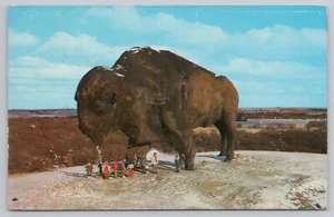World's Largest Buffalo 3 Stories Tall Jamestown ND 1973 Postcard - Picture 1 of 2