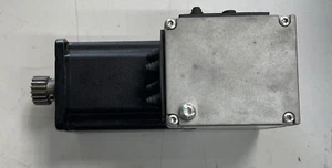 Schneider Electric 3~Brushless Servomotor ILS1F573S1269 - Picture 1 of 3