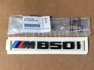 Originales BMW 8er M850i (G14/15/16) Ceriumgrau Heckemblem - Bild 1 von 4