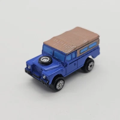 Land Rover Safari 1965 Micro Machines azul con techo blando tostado camión Foto 1 de 4