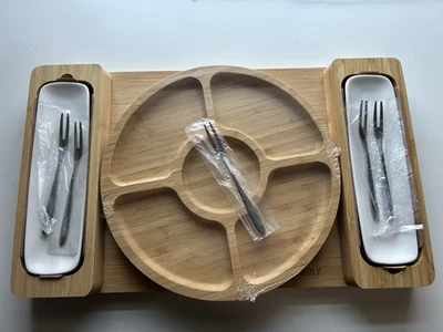 Bandeja para servir y charcutería de bambú SMIRLY con 5 mini tenedores plateados Foto 1 de 4