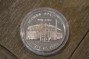 Authenticated Yankee Stadium Infield Dirt Coin Baseball Memorabilia RARE - Picture 1 of 3