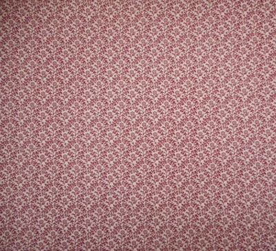 Tela de reproducción de la Guerra Civil por yarda granate floral y hojas sobre algodón beige Foto 1 de 2