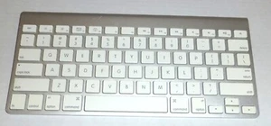 Genuine Apple A1314 Wireless Bluetooth Keyboard Aluminum Metal Base Works - Picture 1 of 7