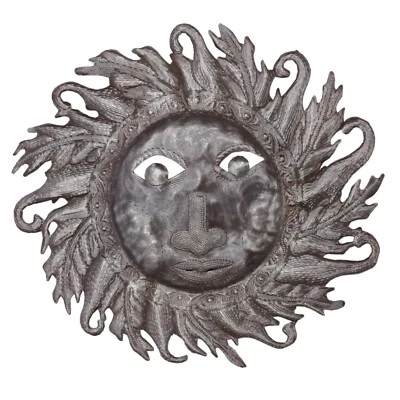 Arte de parede de metal haitiano feita à mão, sol vintage, única por Jonas Soulouque - Imagem 1 de 4