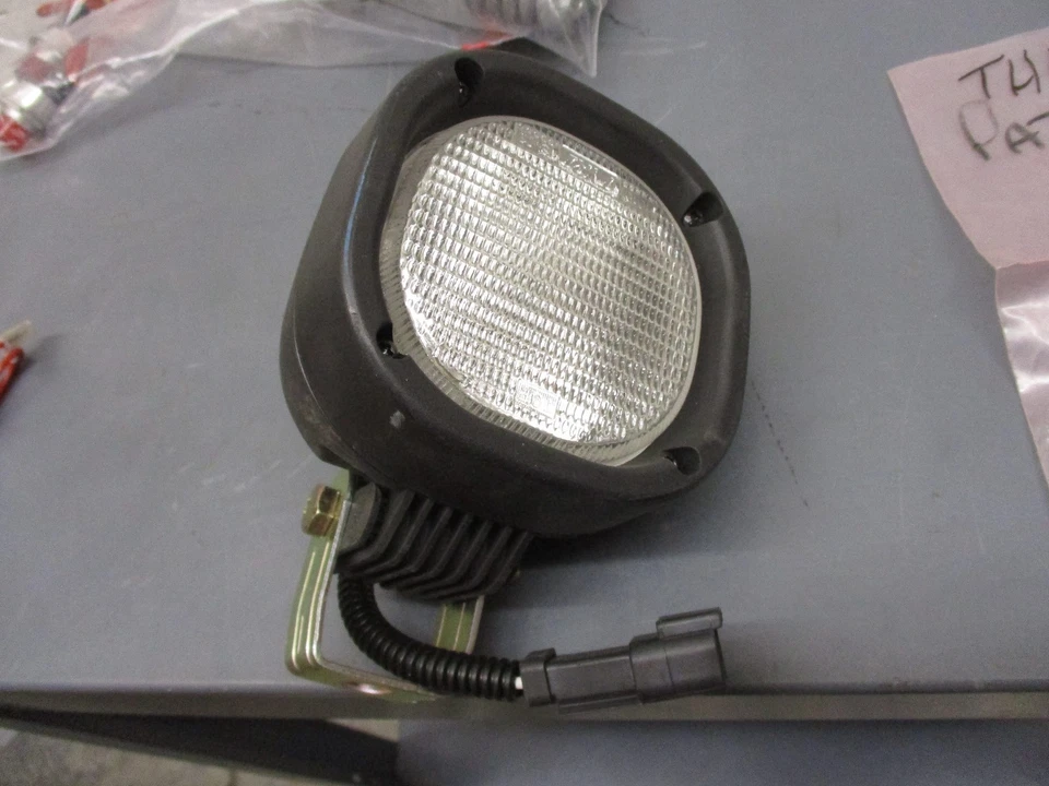 New Holland 工作灯 IH 保护壳  — 第 1/1 张图片