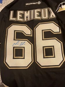 Autographed Mario Lemieux Jersey - Picture 1 of 2