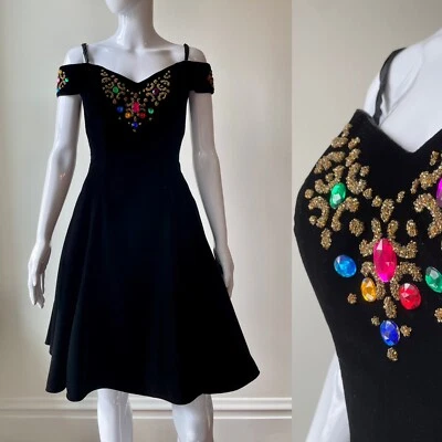 Vestido de fiesta vintage de terciopelo de los años 80 para joya ajuste dorado acampanado vacaciones en muy buen estado Foto 1 de 4