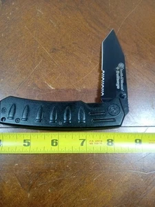 New S & W Bullseye Tanto LInerlock Aluminum Embossed Bullet Knife CK112S No Box! - Picture 1 of 12