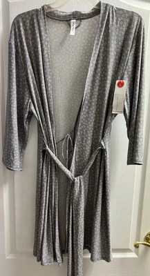 Marilyn Monroe Intimates Size LargeWomen's  Robe Belted Pink/gray Soft NWT $58 - Image 1 of 4