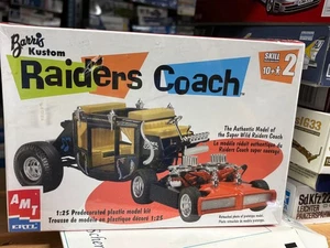 AMT #30261 1/25th SCALE BARRIS CUSTOM RAIDERS COACH MODEL KIT - Picture 1 of 2