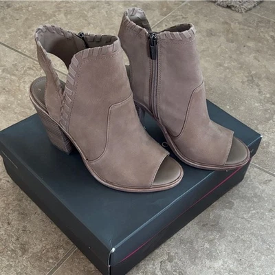 Vince Camuto Kicetta Bootie Taupe  Leather Peep Toe Womens Size 7.5 M Stacked - Image 1 of 3