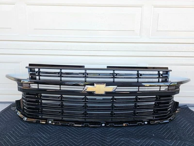 Chevrolet Tahoe OEM Grille 2023 2024 2025 - Image 1 of 4