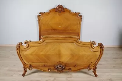 Lit Style Louis XV Rocaille • 1,900€