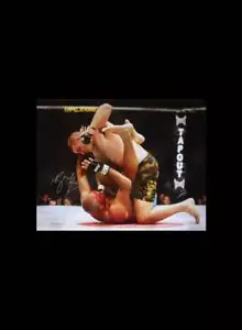 FIRMADO MICHAEL BISPING UFC CAMPEÓN FOTO PRUEBA MMA ULTIMATE FIGHTER CON CERTIFICADO DE AUTENTICIDAD - Imagen 1 de 2