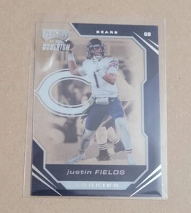 2021 Panini Chronicles Playoff Momentum Rookies #8 Justin Fields - Picture 1 of 2