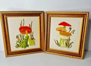 2er Set Vintage Frosch Pilz Crewel Stickerei fertig gerahmt Retro Stickerei - Bild 1 von 11