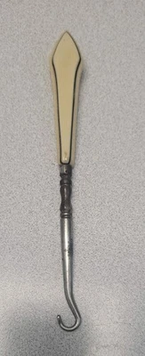 Vintage art deco Cream decorative celluloid bakelite handle button shoe hook - Image 1 of 4