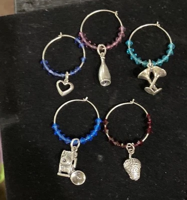 Juego de 5 dijes de copa de vino artesanales de cristal de Swarovski Foto 1 de 4