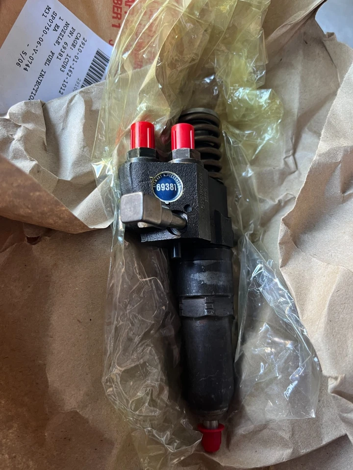 Inyector de combustible Stewart and Stevenson 69381 generador 2910-01-162-1012 Foto 1 de 1