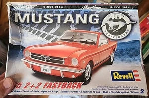 Revell '65 Mustang Fastback 2+2 40th Anniversary Maßstab 1:24 Modellbausatz komplett - Bild 1 von 3