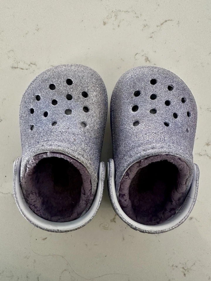 Crocs forrados de piel brillante púrpura C4 Foto 1 de 1