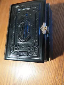 Antique Czech Catholic prayer book in original box - metal clasp & 3D cover - Picture 1 of 20