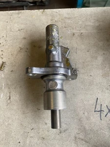 Cilindro de freno principal mercedes w124 300ce-24v 0044303901 - Imagen 1 de 2