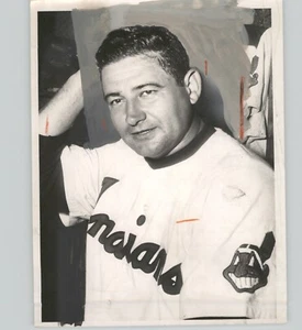 CLEVELAND Indians BASEBALL Player EARLY WYNN Vintage 1954 Press Photo - Imagen 1 de 2