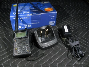 Yaesu VX-7R VHF/UHF Hand-Held Transceiver 4-Band With Charger And Speaker/Mic - Photo 1/24