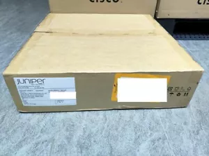 EX3400-24T-DC Juniper 24 porte Ethernet con 4 porte SFP+ e 2 QSFP+ uplink - Foto 1 di 7