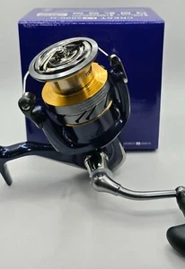 Daiwa Crest LT 6000-H Spinning Reel from Japan - Imagen 1 de 14