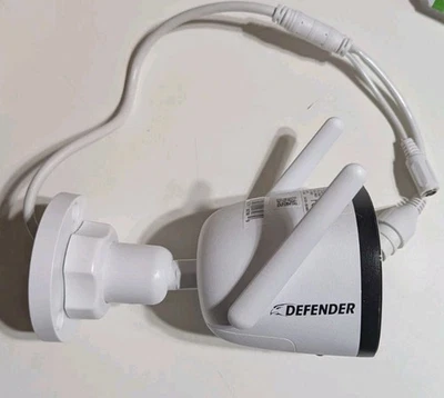 Cámara de seguridad exterior enchufable 4K Guard Pro WiFi 6 solo de Defender Camera Foto 1 de 3